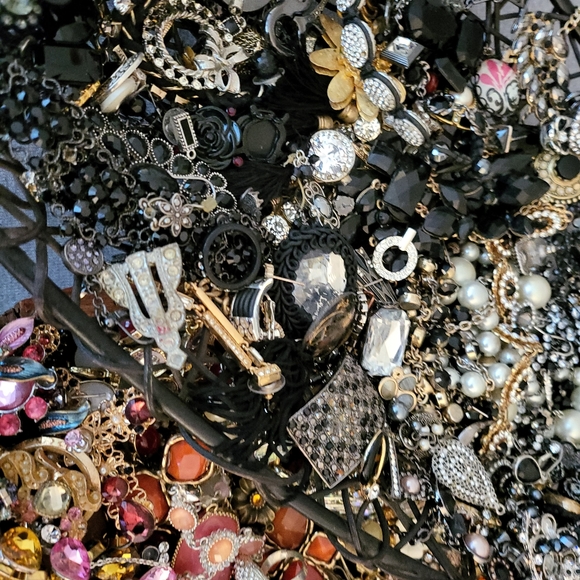 Huge harvest rhinestone jewelry lot - Picture 2 of 12